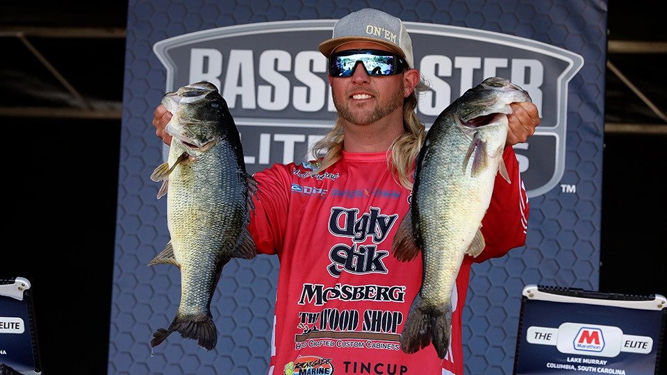 Afternoon rally lifts Robertson to Day 1 lead at Bassmaster Elite